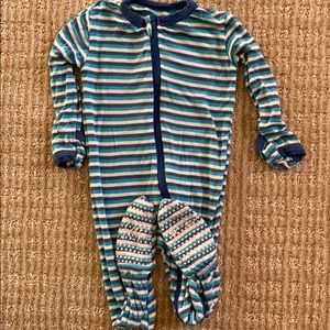 Kickee jammies 6-9 months zipper footie 💙🖤